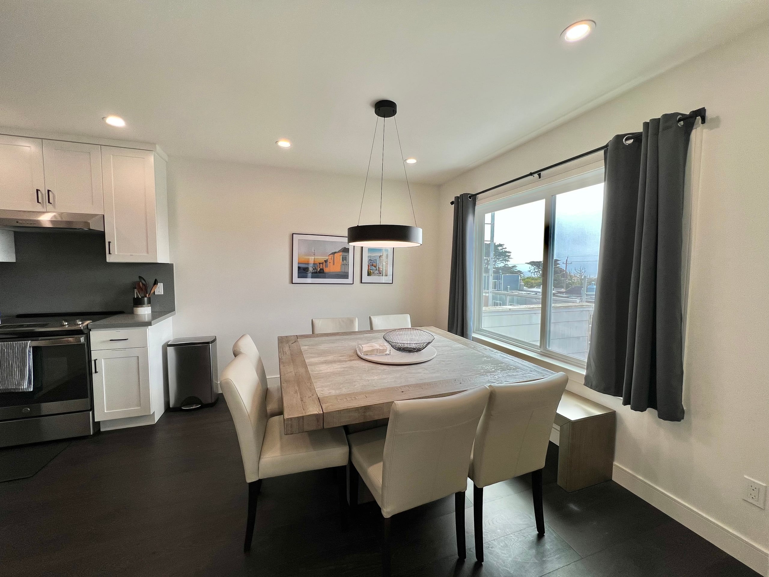 Home in San Francisco · ★4.98 · 3 bedrooms · 4 beds · 2 baths - Image 12
