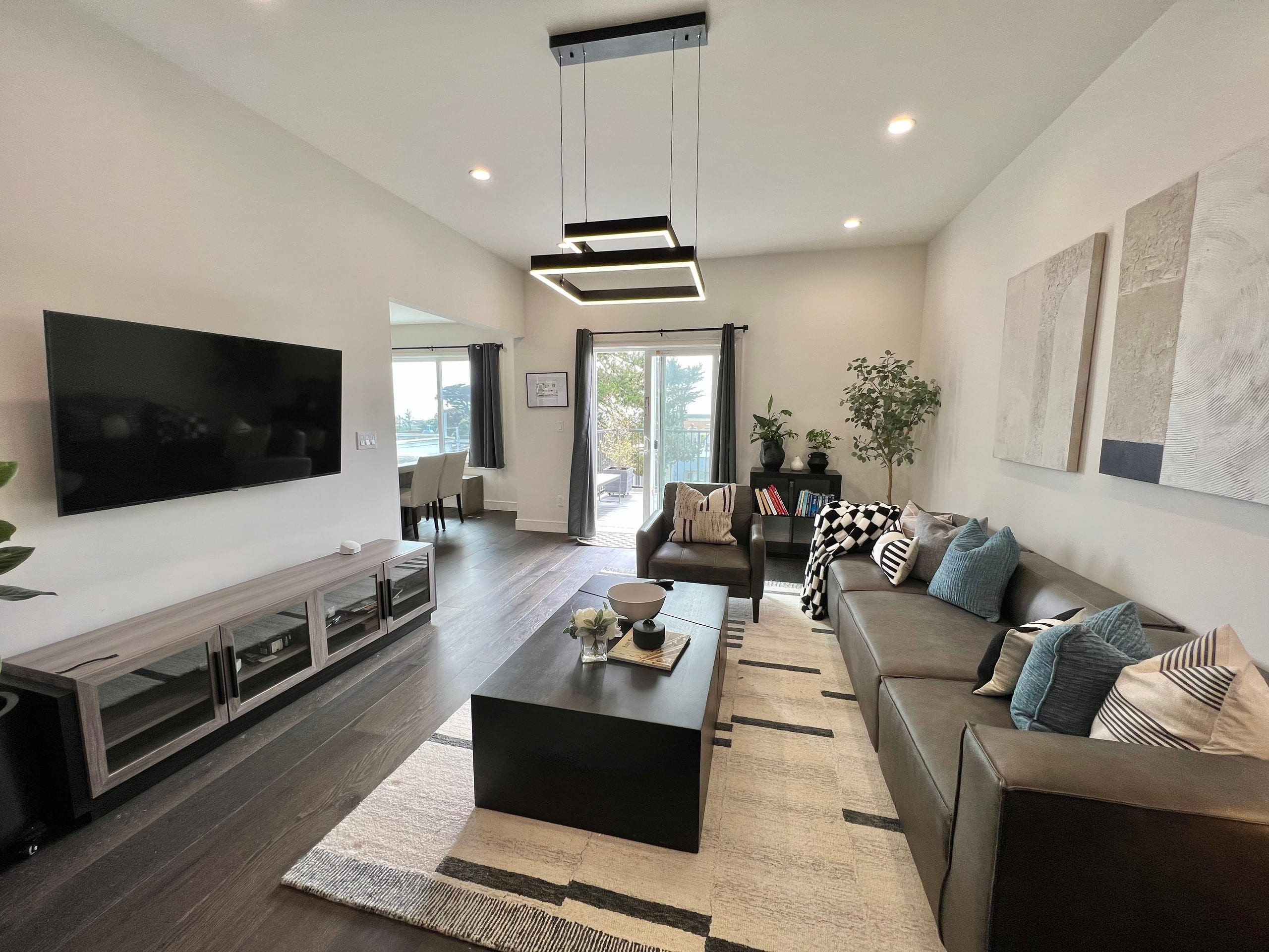 Home in San Francisco · ★4.98 · 3 bedrooms · 4 beds · 2 baths - Image 2