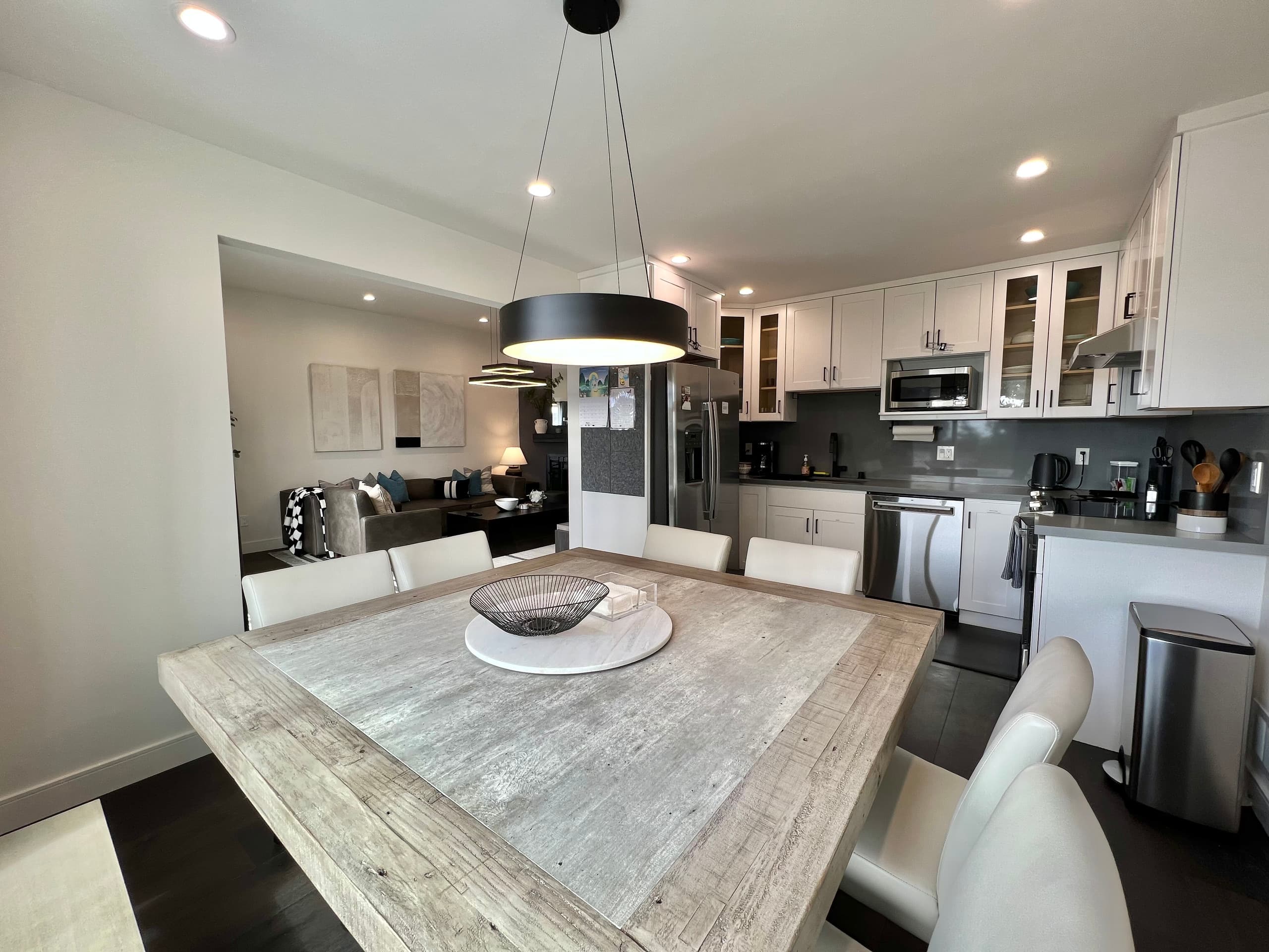 Home in San Francisco · ★4.98 · 3 bedrooms · 4 beds · 2 baths - Image 11