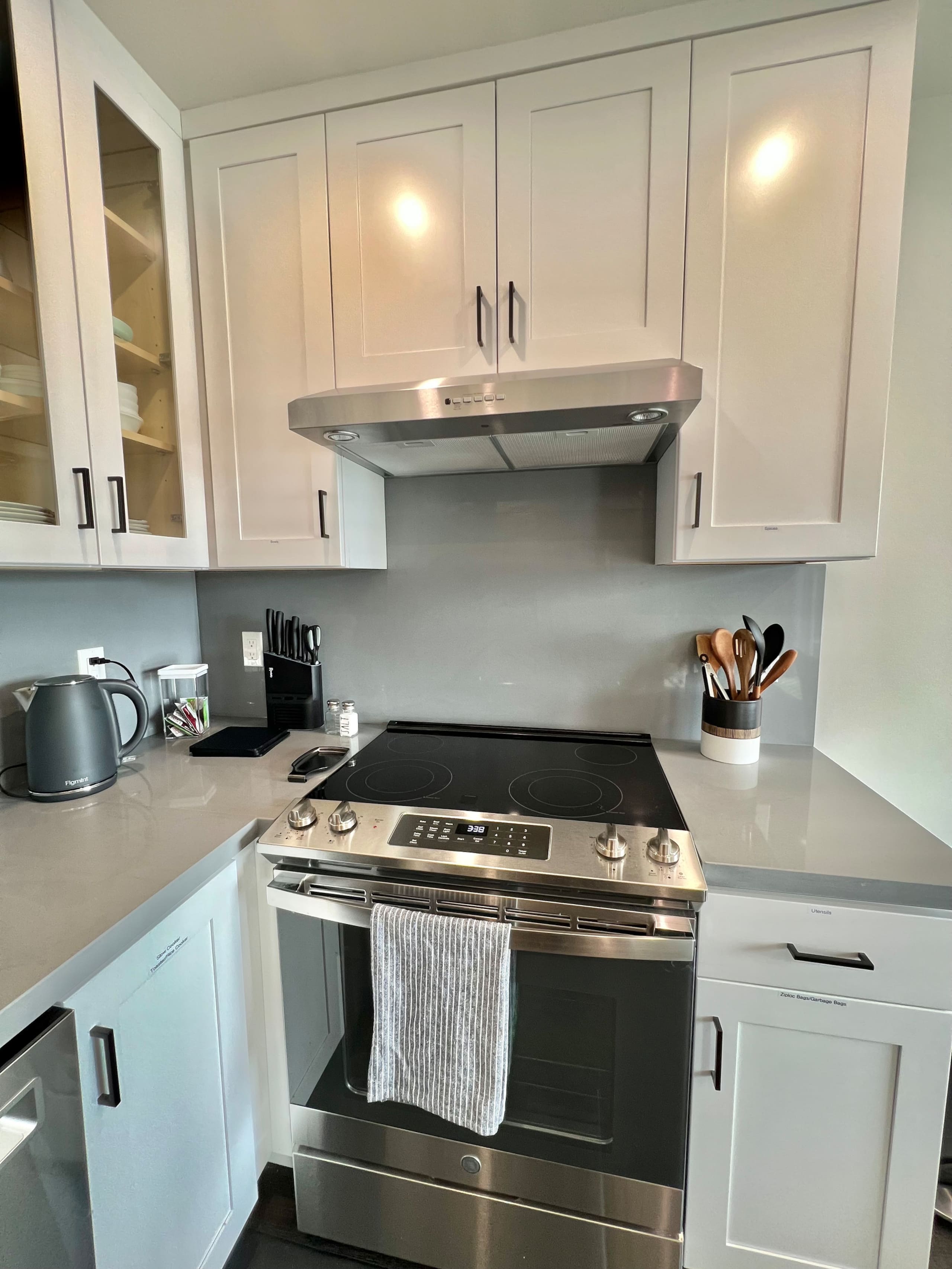 Home in San Francisco · ★4.98 · 3 bedrooms · 4 beds · 2 baths - Image 5
