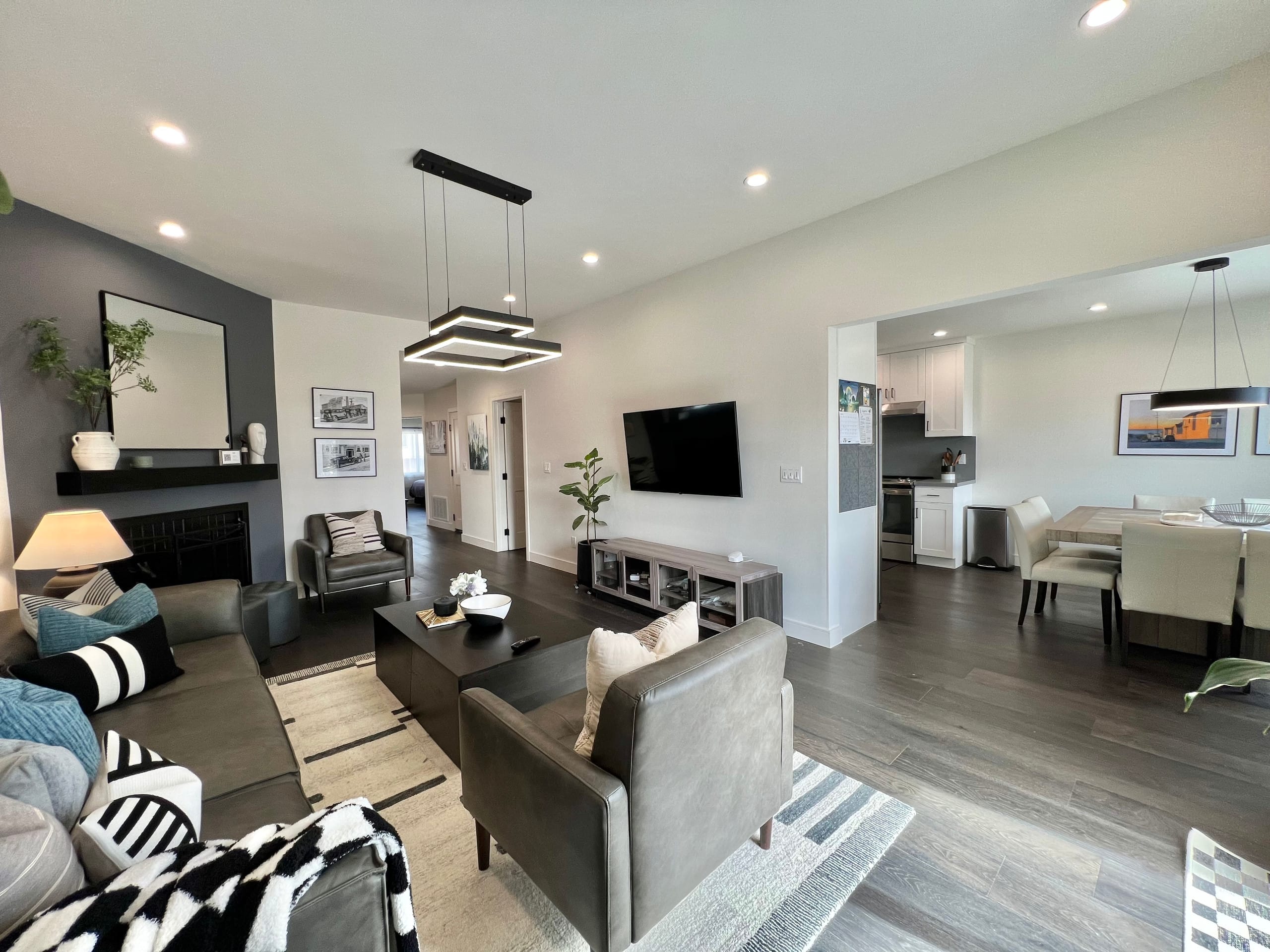 Home in San Francisco · ★4.98 · 3 bedrooms · 4 beds · 2 baths - Image 3