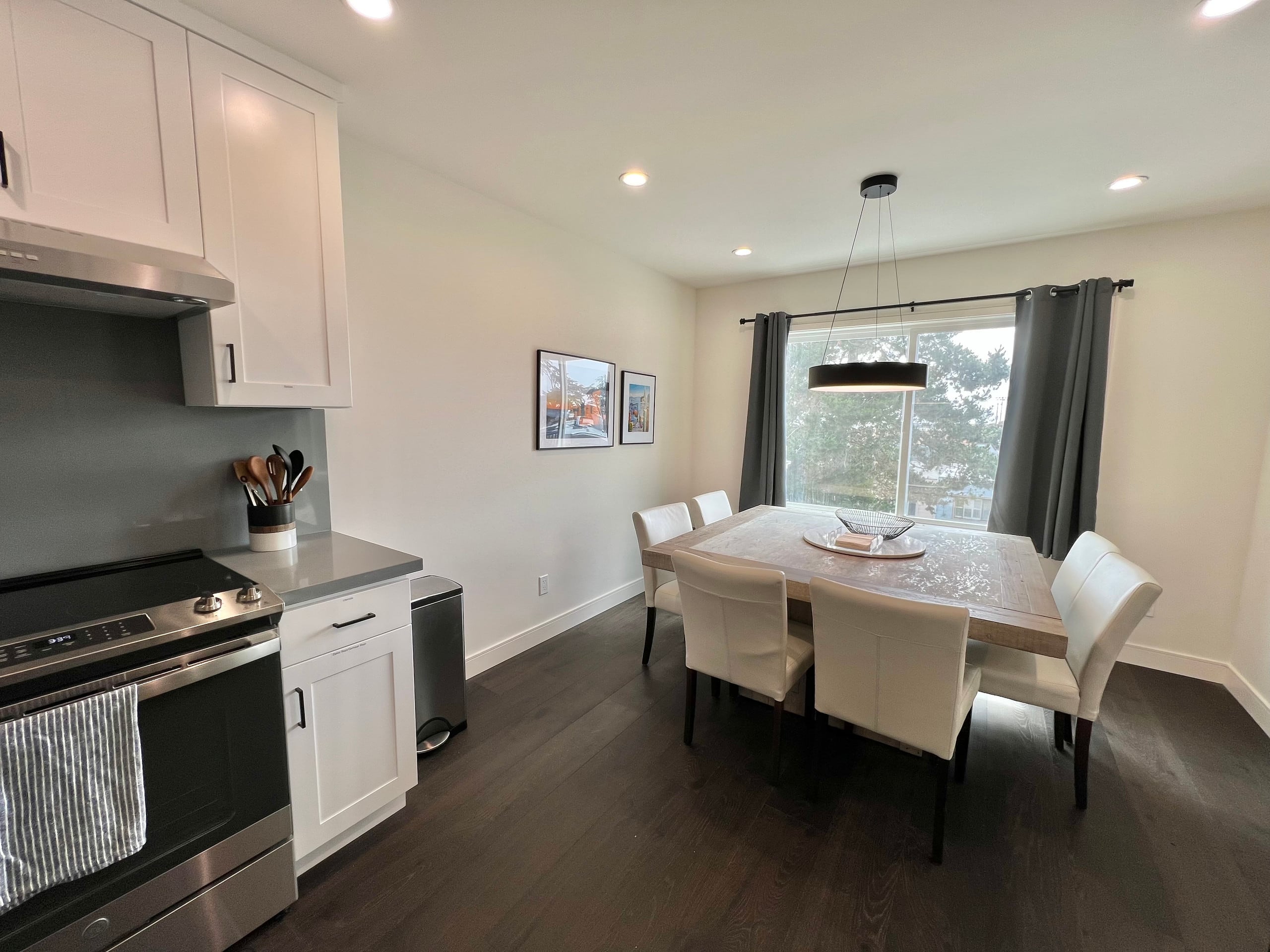 Home in San Francisco · ★4.98 · 3 bedrooms · 4 beds · 2 baths - Image 13