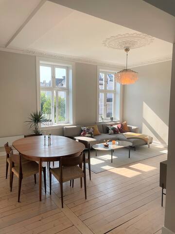 Classical and bright appartment in Briskeby gallery image 3