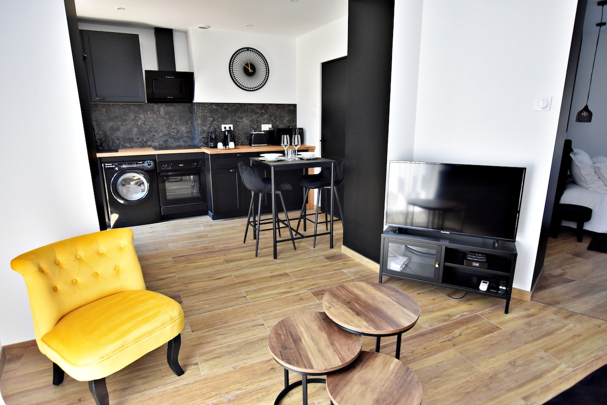 Airbnb con migliori performance: Arum Suite rated 3 stars with hot tub a Roanne