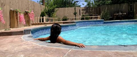 Outdoors fire pit, heated Pool & Spa Home