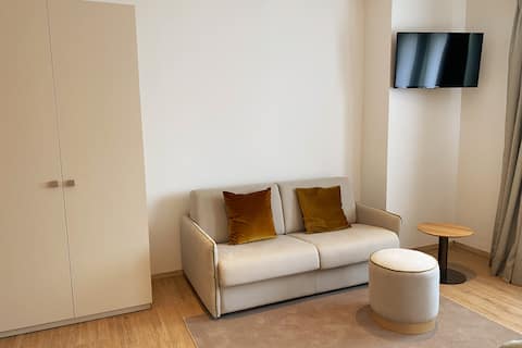 Popular Airbnb listing: Charmantes Apartment in der City "Veronika" in Am Schlachthof