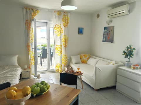 Top Airbnb: Moonhouse in Grad Pag