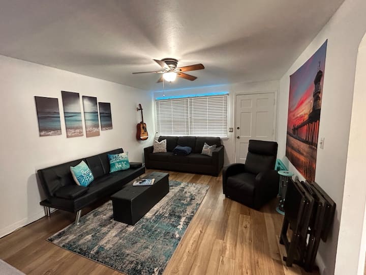 Walk To Beach & Main St 2 Car Park W/ac! - Huntington Beach, CA