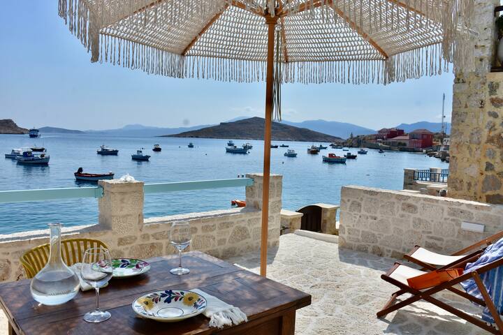 Salt Retreat – Seafront Villa gallery image 4