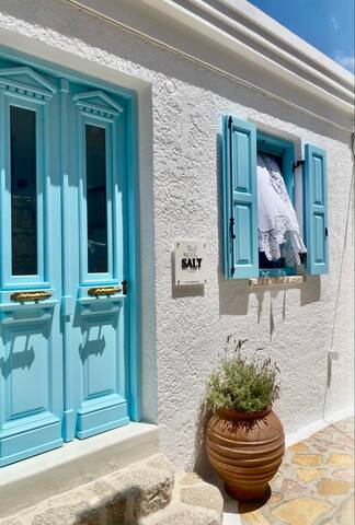 Salt Retreat – Seafront Villa gallery image 5