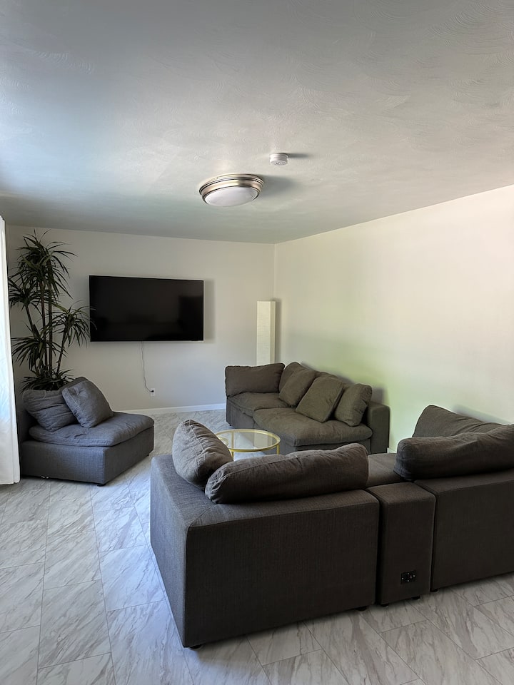 Contemporary 3br Home - Comfort Meets Style - Springfield, IL