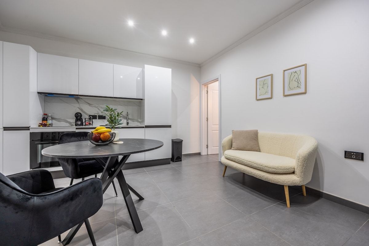 Paris House -New one bedroom Apt