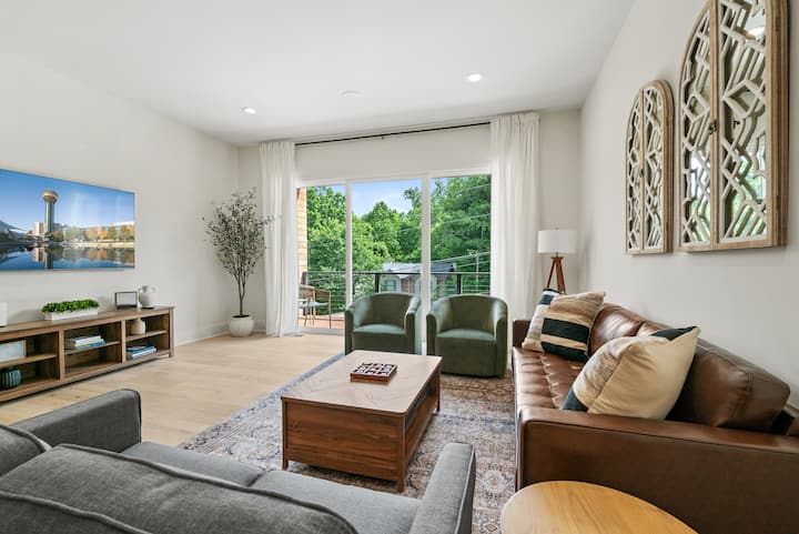 Idlewood Suites ~ 3-story West Knoxville Suite #3 - Knoxville, TN