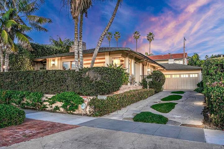 La Jolla Shores Beachfront Bliss w/ AC gallery image 5