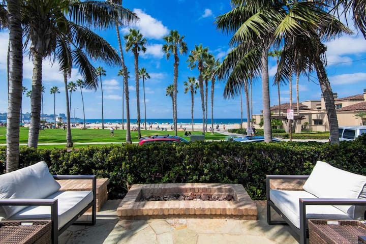 La Jolla Shores Beachfront Bliss w/ AC gallery image 2
