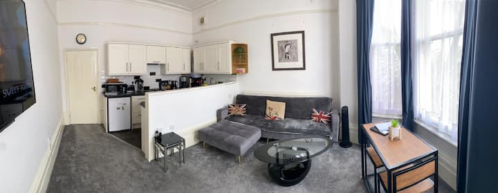 Relaxing Coastal Escape For 2! - Deal
