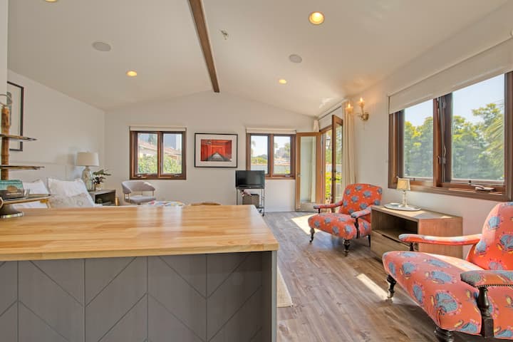 Tranquil Guest House - Los Angeles, CA