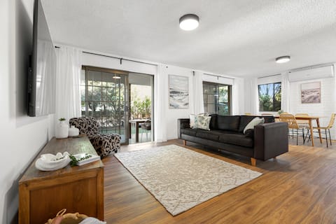 Successful Airbnb property: 100m walk to Peregian Beach Village in Noosa Shire
