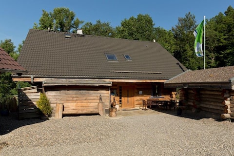 Eifel vacation: Vacation home for 12 people