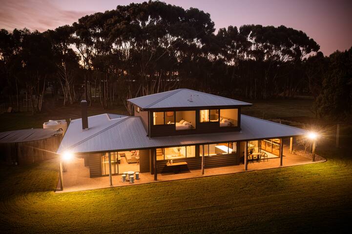 Mannerim Vineyard – Big House gallery image 2