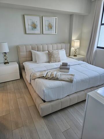 Luxury Penthouse 2 Bedroom Near Las Olas BLVD gallery image 5