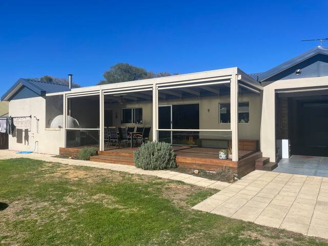 Life is better at the beach in Busso! gallery image 2