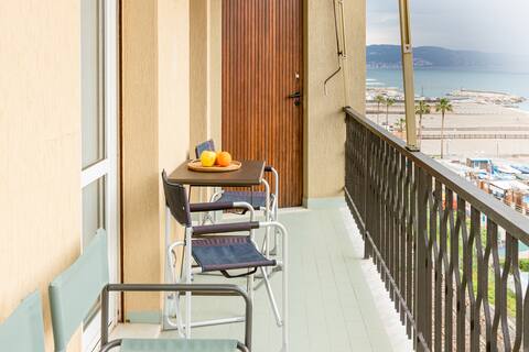 Adorable Apt Sea View Blu Damare