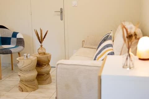 Cocon of serenity with Jacuzzi 50m from the beach