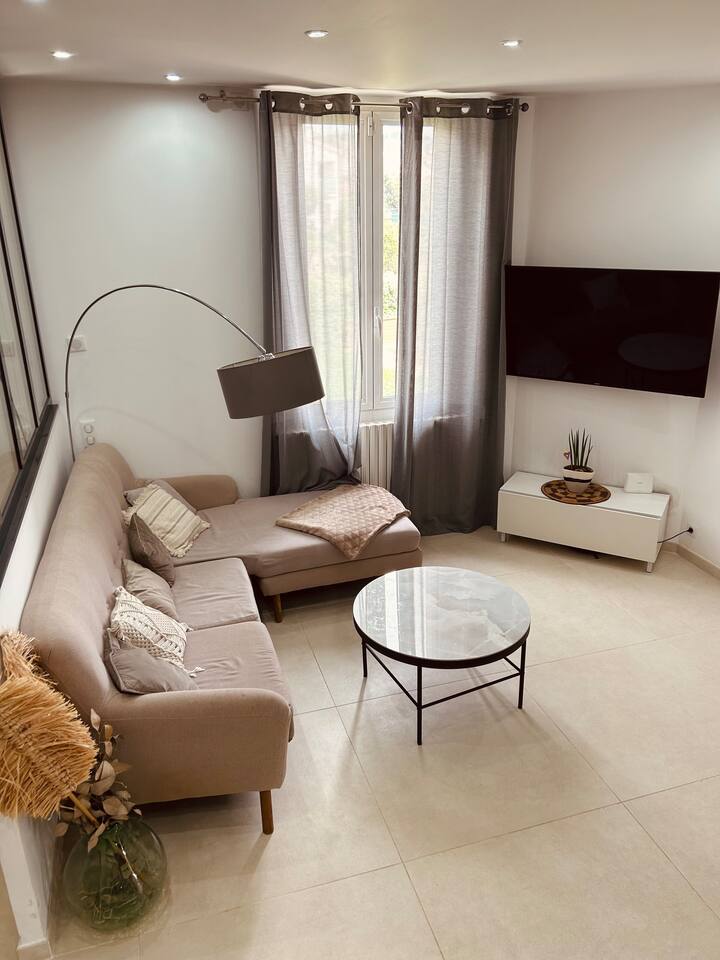 Family-friendly 3 Bedroom / Home Near The Beach - Cannes
