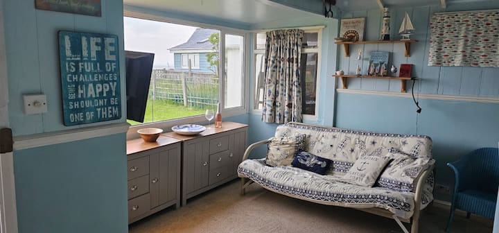 Rustic, Beach Location Tiny Home - Isle of Wight