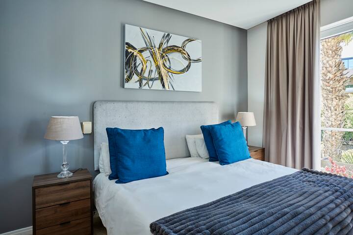 102 Ellesmere Marina Waterfront King bed gallery image 2