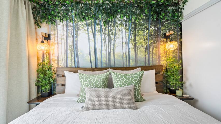 Boho Forest Escape King Bed 3BR + Free Parking DT gallery image 4