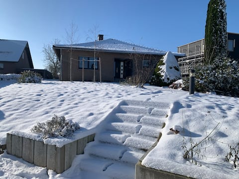 Large bungalow for teams + families