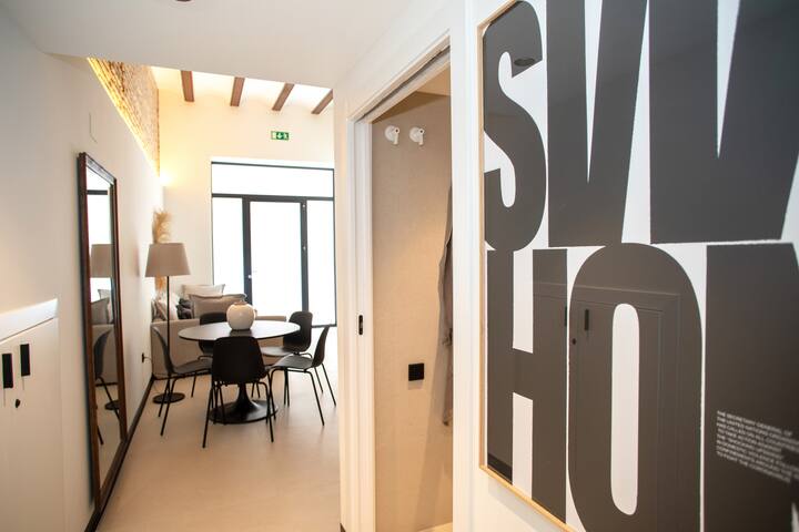 Luxury Apartment in Center gallery image 5