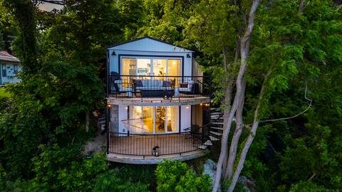 Cabin w/ Panoramic Lake Views