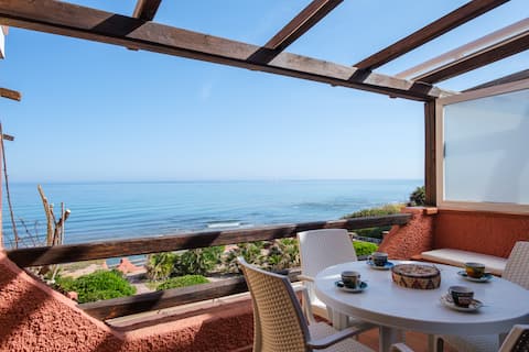 Apartment with a terrace overlooking the sea