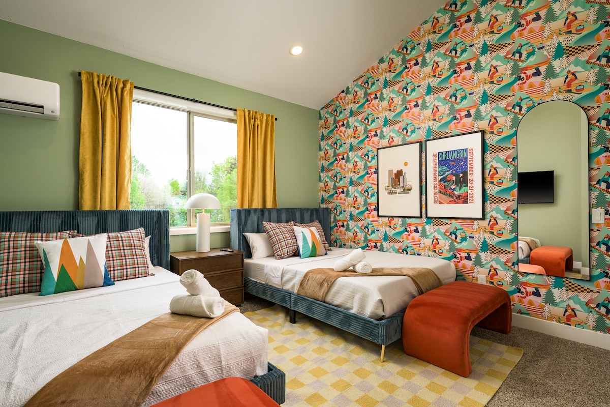 Спална соба со 2 брачни кревета