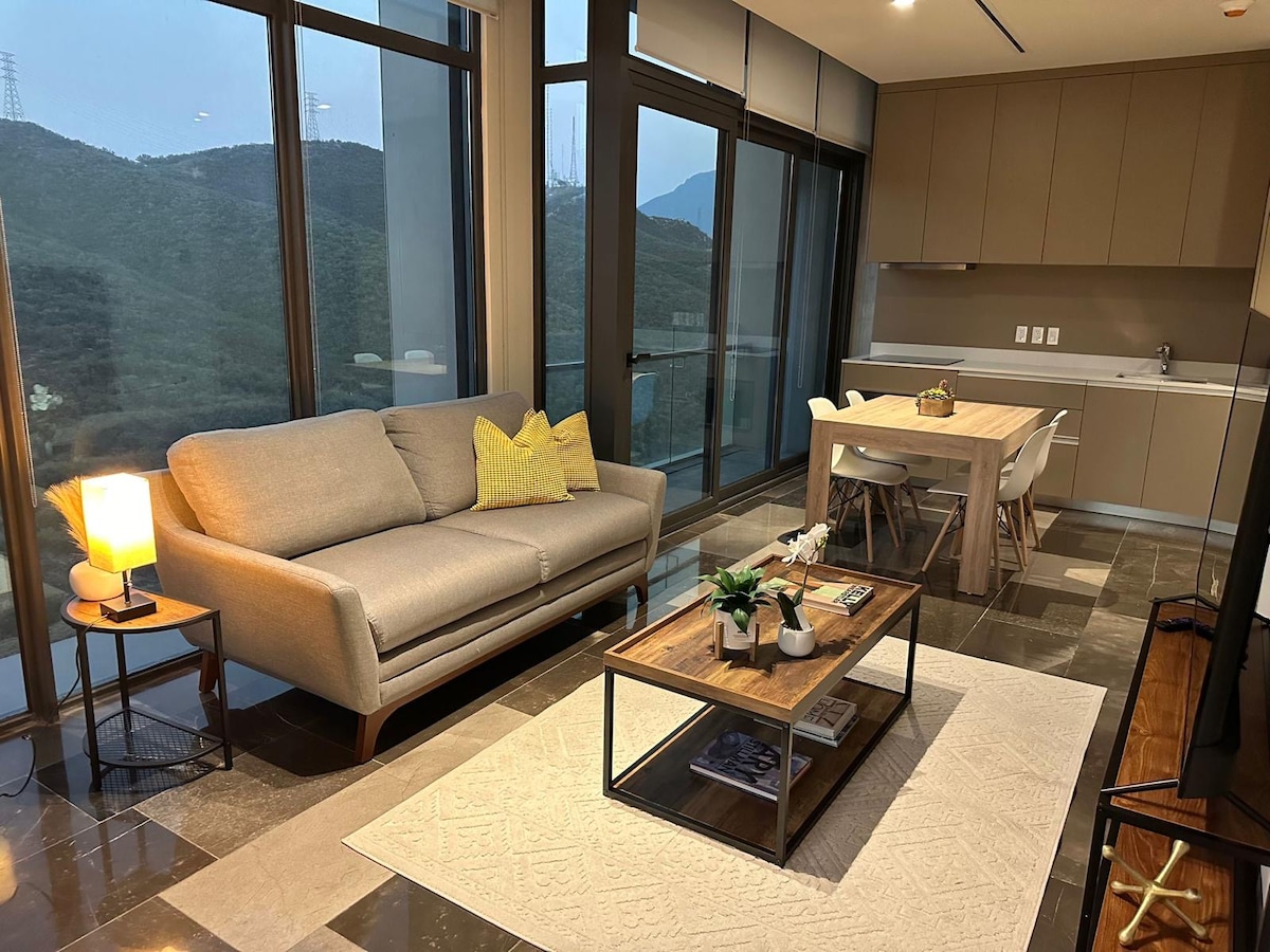 Anuncio de Airbnb popular: Luxury 2BD&2Bath~Next to Plaza~Hospital~Pool en San Pedro Garza García