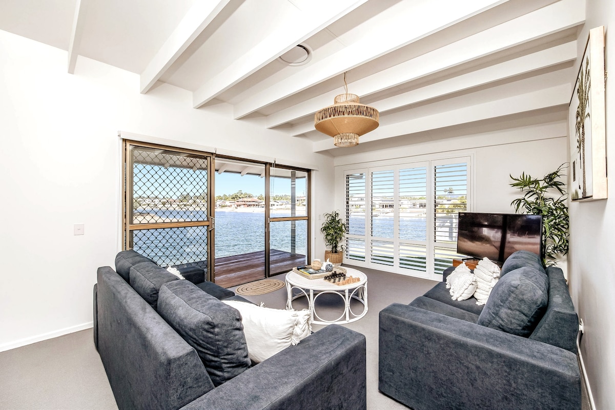 Successful Airbnb property: Whitehaven on Palm Beach in Palm Beach