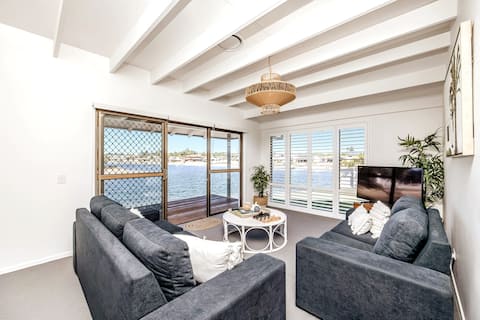 Successful Airbnb property: Whitehaven on Palm Beach in Palm Beach
