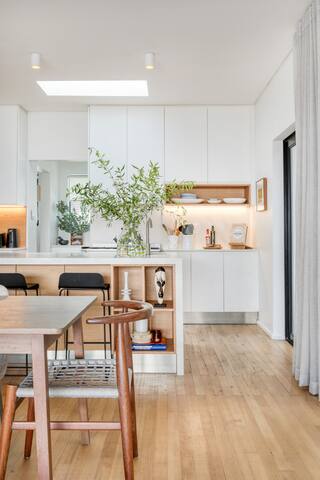 Natural Modern, 3 bed, Family home in Oranjezicht gallery image 5