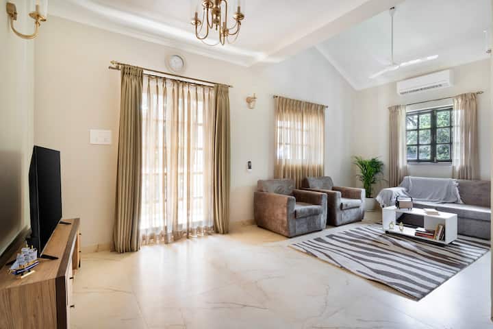 Living room image 5