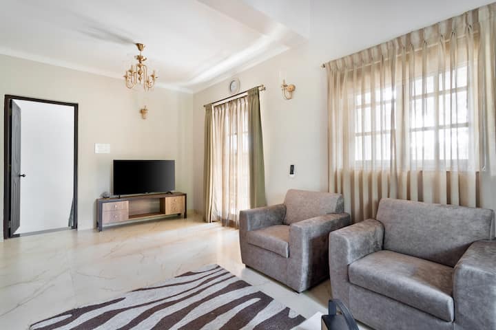 Living room image 4