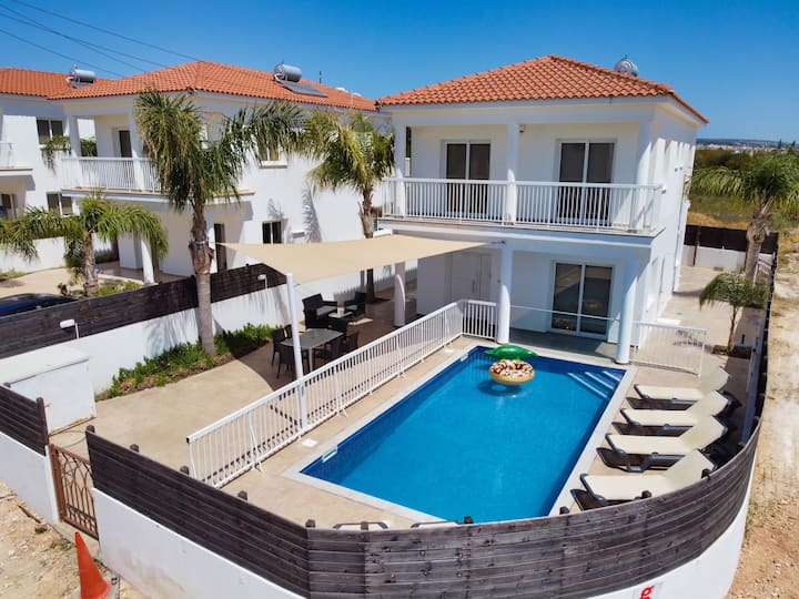Nissi Xristia 4bedroom With Pool - Ayia Napa
