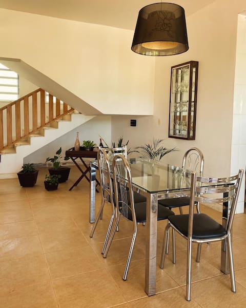 Casa Amarela Furnas - Pimenta-MG, Brazil