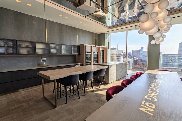 Spacious 2 Bed Apartment with Gym Access gallery image 5