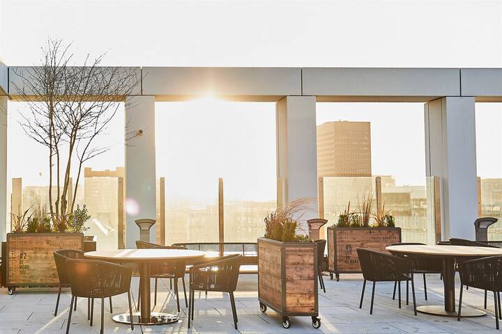 Spacious 2 Bed Apartment with Gym Access gallery image 3