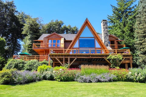 Beautiful house. Unique environment with stunning views