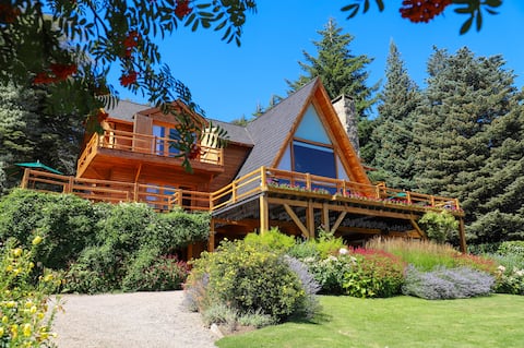 Beautiful house. Unique environment with stunning views