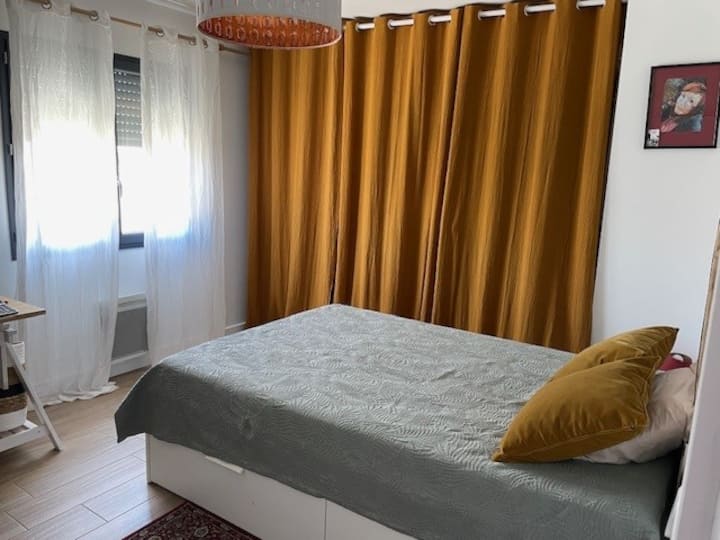 Lit 140 cm